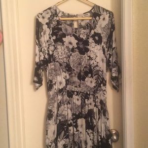 MTWTFSS 3/4 length sleeve dress